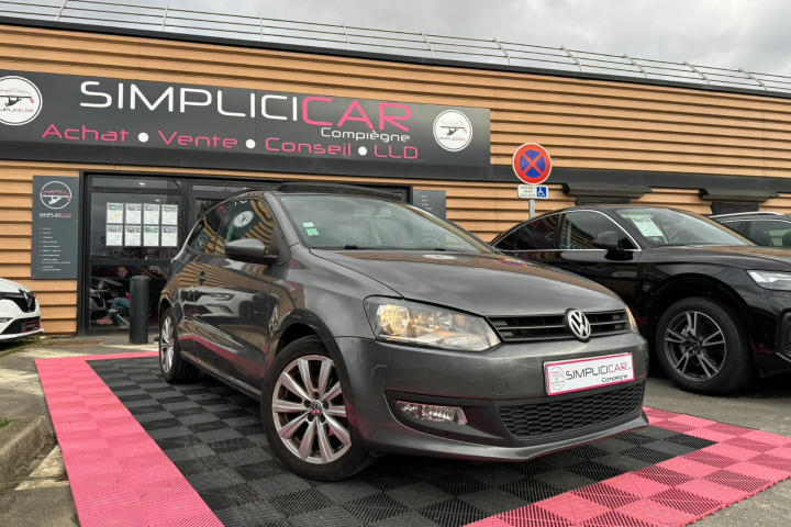 VOLKSWAGEN POLO